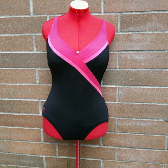 Speedo size 14 black and pink endurance Pro nwot