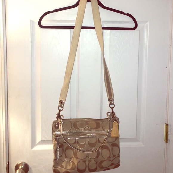 Cross body coach purse