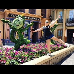 Meet your Posher, Emily