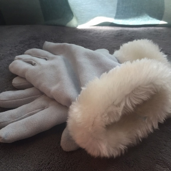 Light blue with white fur gloves