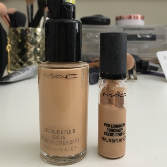 MAC Cosmetics Bundle NC20