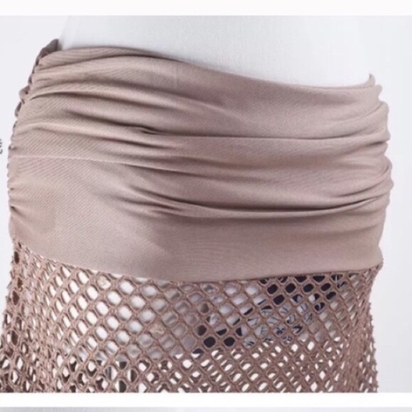 🎉🎉HOST PICK 8/4👙Sexy Hallow Skirt Swim Coverup - Picture 2 of 4