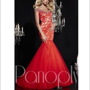 STUNNiNG Red Mermaid Dress by Panoply!