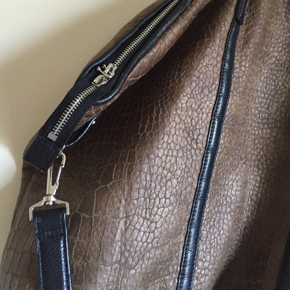 ❌Kelsi dagger purse with shoulder strap❌ - Picture 2 of 4