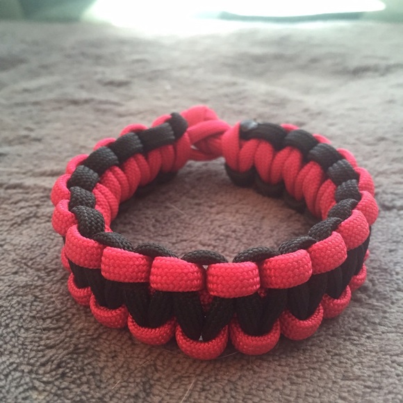 Pink and black parachord bracelet
