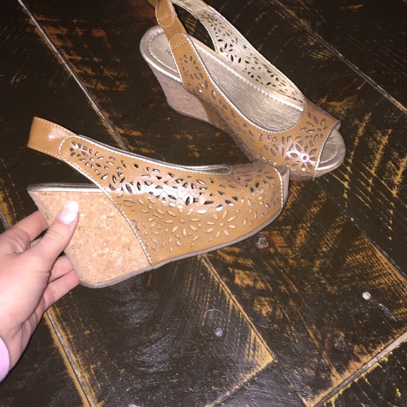 Kenneth Cole Wedges