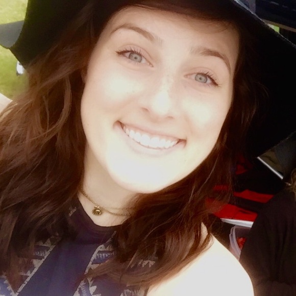 Meet your Posher, Harley - Picture 1 of 1