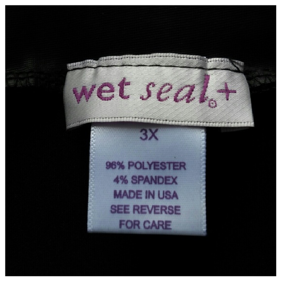 Plus Size Liquid Leggings - Picture 2 of 4