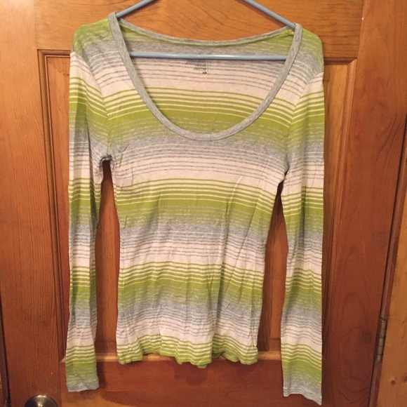Long Sleeve Old Navy top
