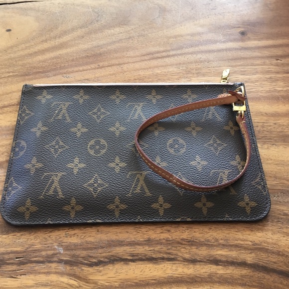 Louis Vuitton Wrislet- Ballerine