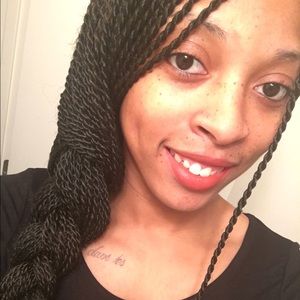 Meet your Posher, Simone