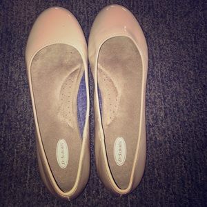 Dr. Scholls nude flats