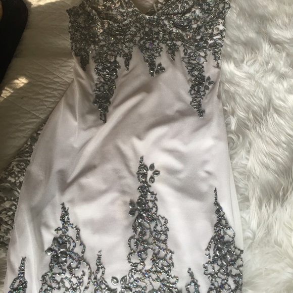 Beautiful white Holt cocktail dress - Picture 2 of 4