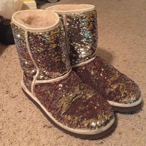 silver uggs size 9 silver uggs size 9
