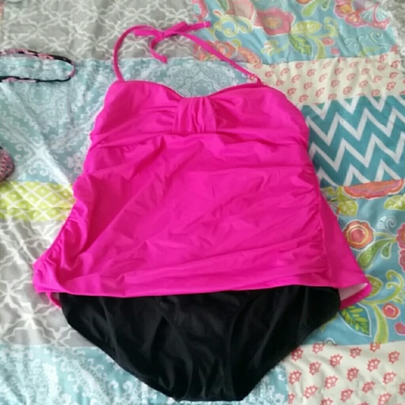 Size 2X (18w-20w) one piece swimsuit suit