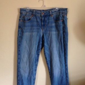 Light wash AE Skinny Jeans