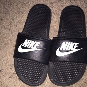 Nike Slides (Sz 8)