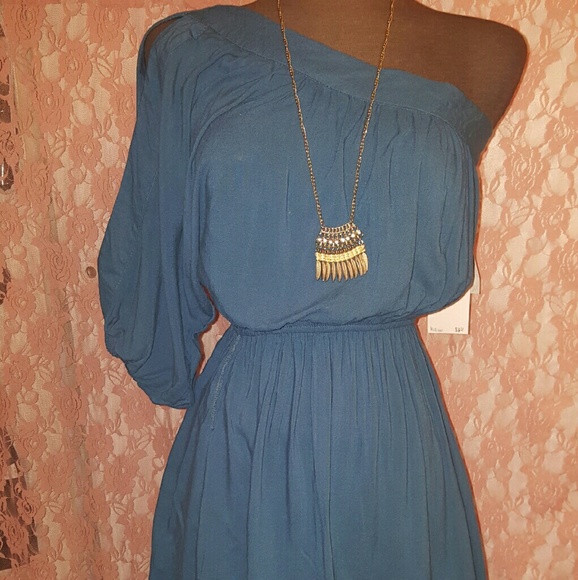 NWT Dustie Dolls one shoulder sleeve dress