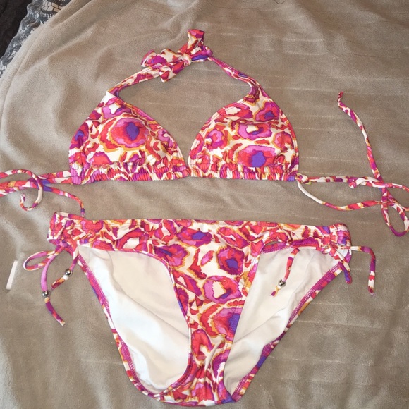 Size Large Gianni Bini Swimsuit