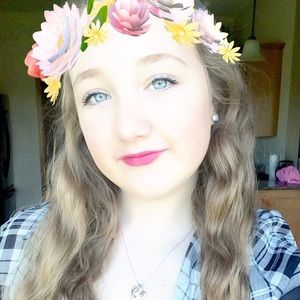 Meet your Posher, Denae