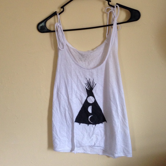 Teepee Tank from Pacsun - Picture 1 of 3