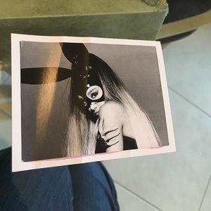 Signed Ariana grande autograph