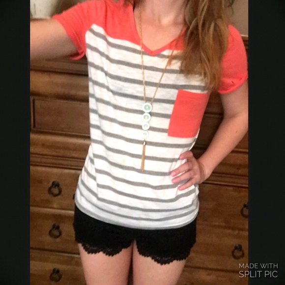 ‼️SALE ENDING SUNDAY‼️Adorable striped frocket tee