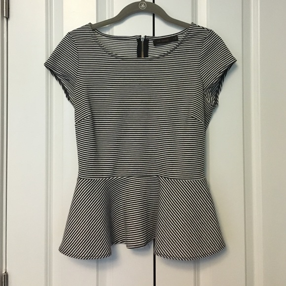 The Limited cap sleeve peplum top with back zipper