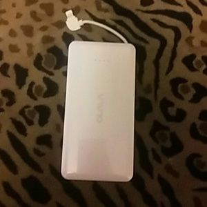 Portable iphone, ipad and ipod charger