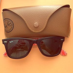 ❗️❗️SALE❗️❗️Ray Ban Wayfarer Sun Glasses