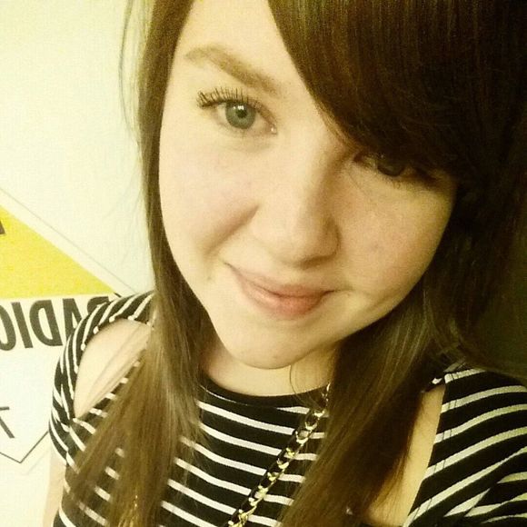 Meet your Posher, Kira - Picture 1 of 1