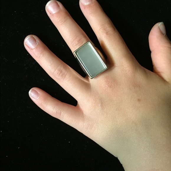 Silver ring - Picture 3 of 3