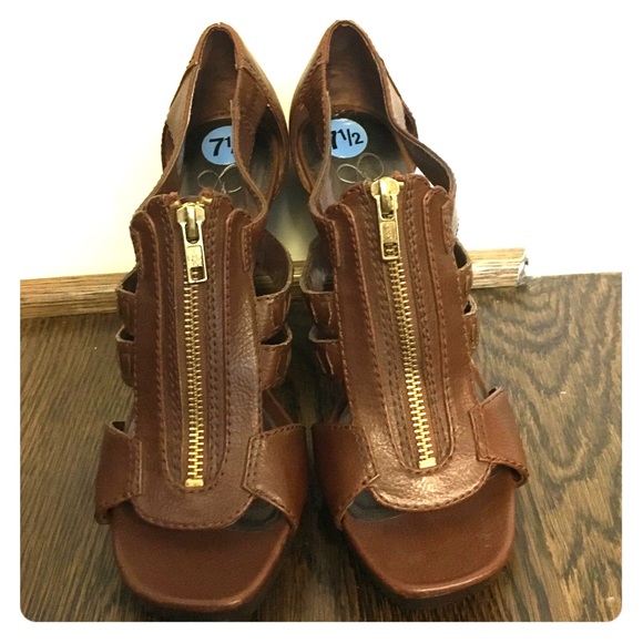 Jessica Simpson open toe brown leather heels