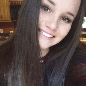 Meet your Posher, Abbi