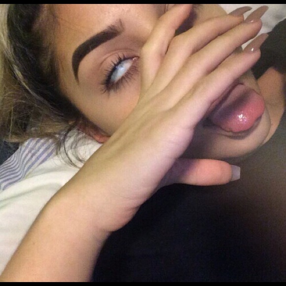 Meet your Posher, Madison - Picture 1 of 1