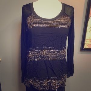 Beautiful Native Outsiders top!!
