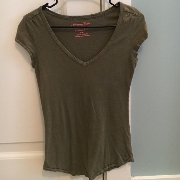 AE olive green v-neck