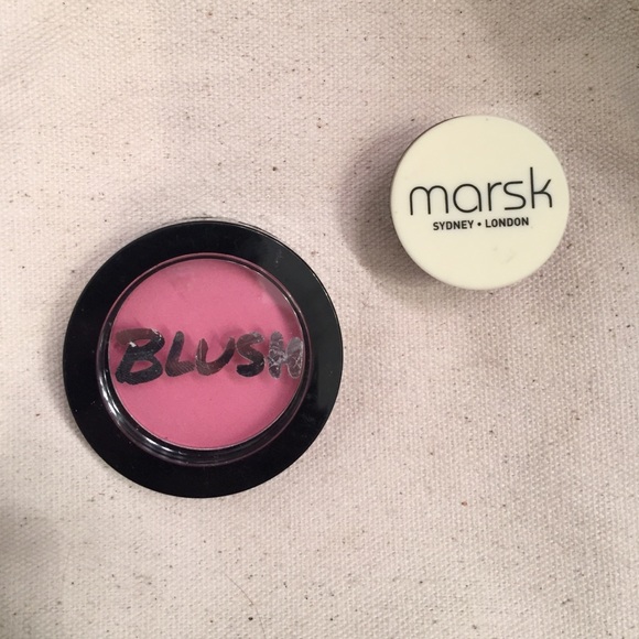 Makeup Bundle! - Picture 2 of 4