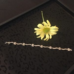 lia sophia flower tennis bracelet (silver)