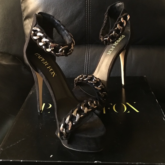 NWOT Black ShoeDazzle Platform Sandal