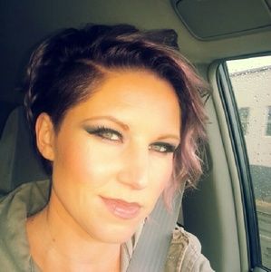 Meet your Posher, Connie