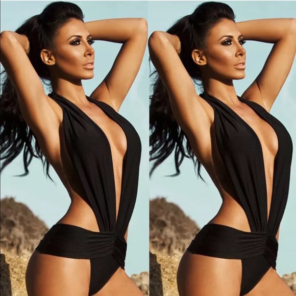One piece sexy black Monokini 🚨