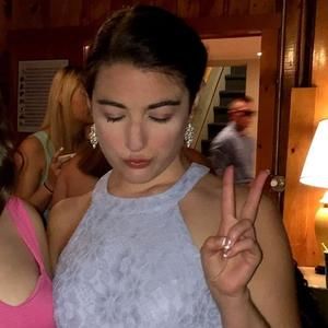 Meet your Posher, Becca