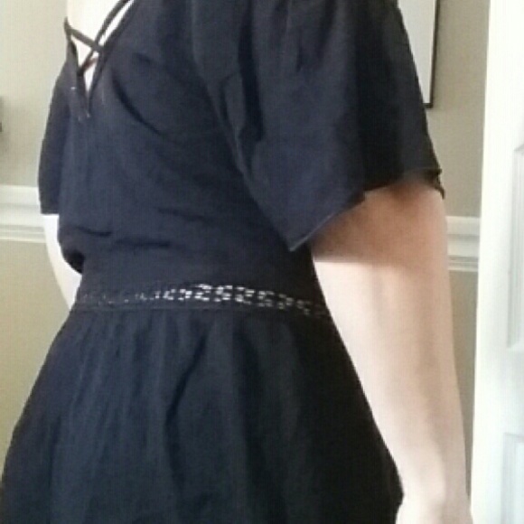 💖FREE GIFT💖Black Backless Romper - Picture 3 of 3