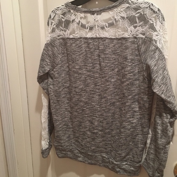 Express Lace pull over - Picture 3 of 4