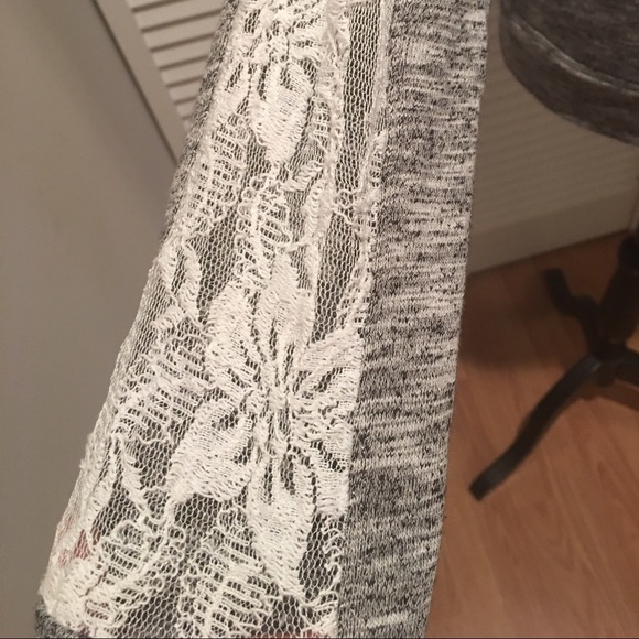 Express Lace pull over - Picture 4 of 4
