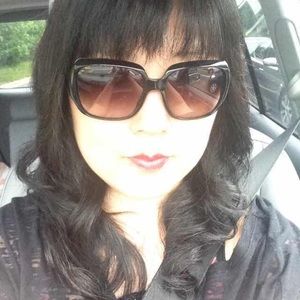 Meet your Posher, Connie