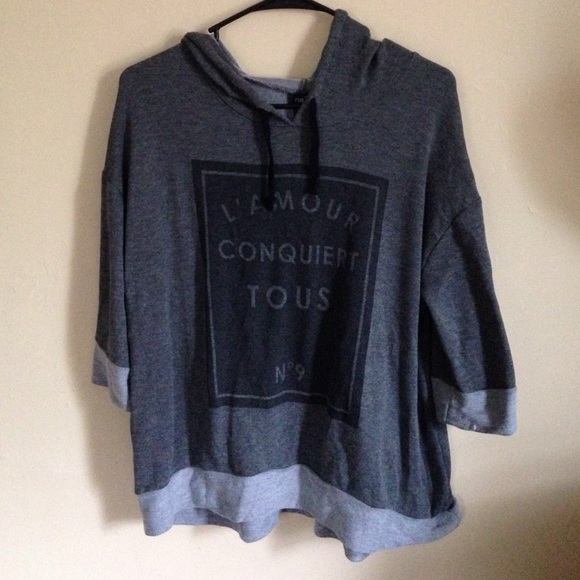 Gray Flowy sweatshirt - Picture 1 of 3