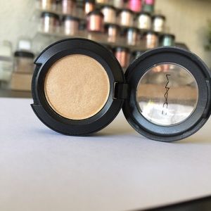 Super RARE LE MAC Eyeshadow Creme De Miel