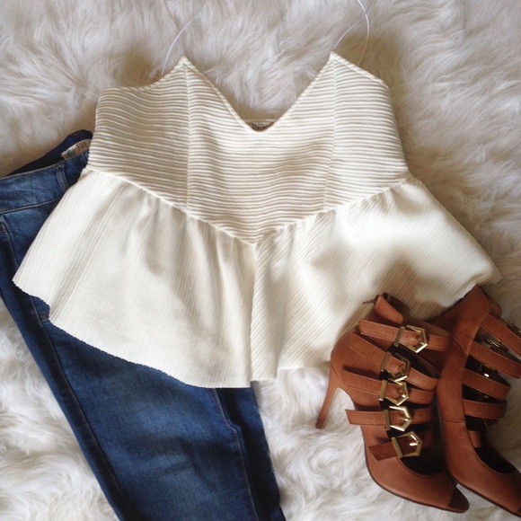 Zara Tops - Zara peplum tanktop